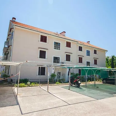 Apartment Halfway To The Sea Baska (Krk)